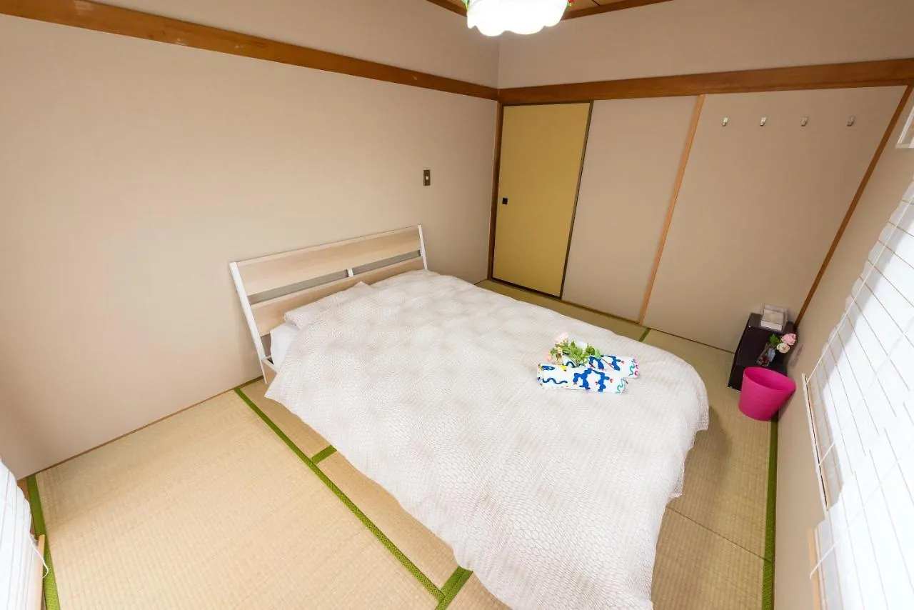 Papillon Paradis Hakone Landsted